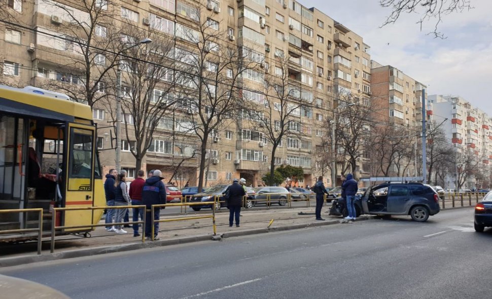 Accident în București! Linia de tramvai 41 a fost blocată