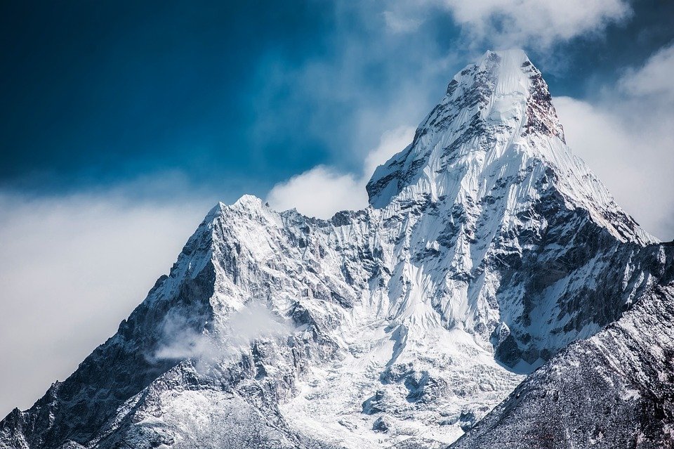Cadavrele a doi alpiniști au fost descoperite în Himalaya, după 30 de ani! Când s-au uitat în buzunarele lor, au înmărmurit