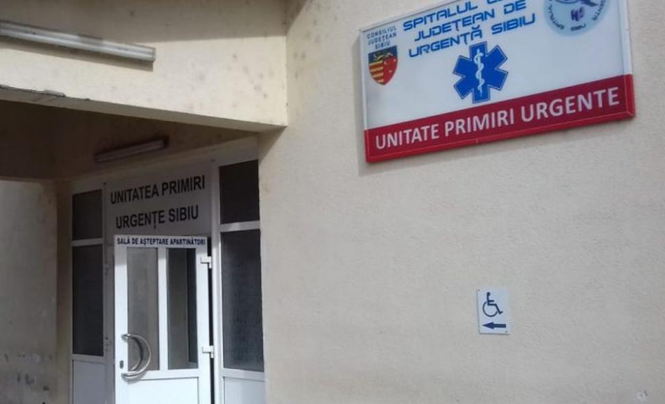 O asistentă medicală din Sibiu, agresată de un șofer implicat într-un accident. A fost lovită în timp ce îl îngrijea pe bărbat