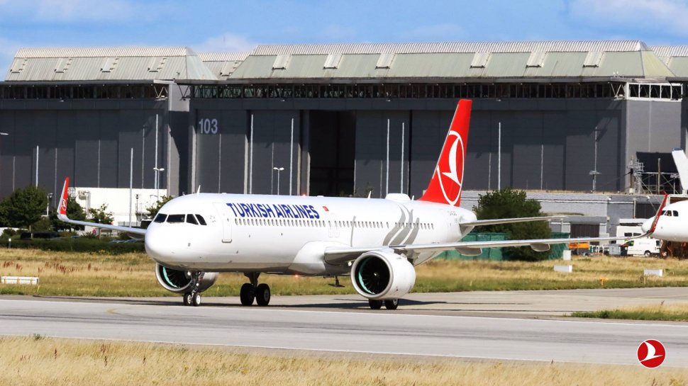 Panică la bordul unui avion Turkish Airlines. Zeci de pasageri au fost răniți din cauza turbulențelor