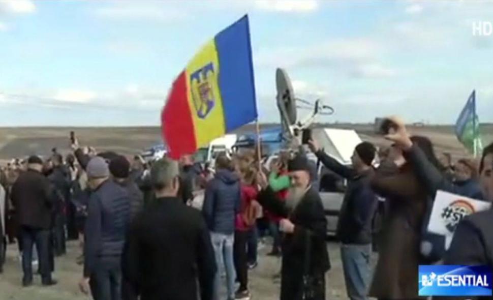 Primul metru de autostradă din Moldova a fost inaugurat. Mii de oameni în stradă! Dragnea îl atacă dur pe inițiatorul mișcării #șîeu: Circari conduși de leneși VIDEO