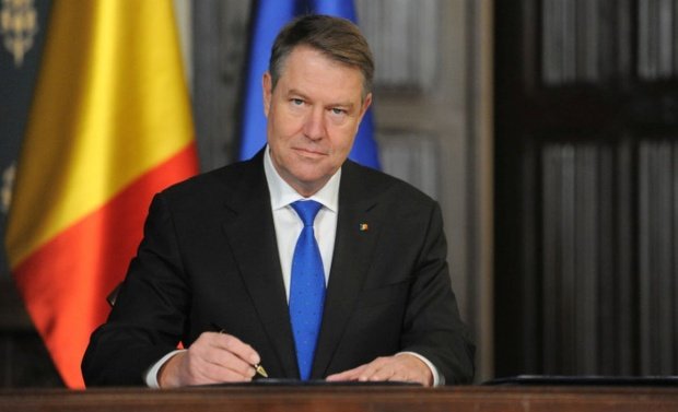 Klaus Iohannis a reclamat la CCR legea administrației publice locale 215/2001