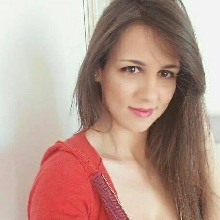 Nicoletta e o tânără frumoasă din România, adoptată de o familie de italieni. Sâmbătă seara a ieșit să petreacă în oraș și nu a mai ajuns acasă. O altă româncă și iubitul ei au ucis-o. Ce au descoperit polițiștii 584085