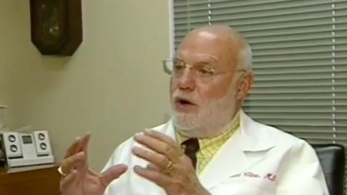 Femeia intrase în cabinetul doctorului, supărată că nu poate rămâne însărcinată. Bărbatul s-a dus în camera de alături și a revenit după câteva minute. Avea să afle ce secret murdar ascundea bărbatul în halat alb după zeci de ani. „Este cumplit!” (FOTO) 584438