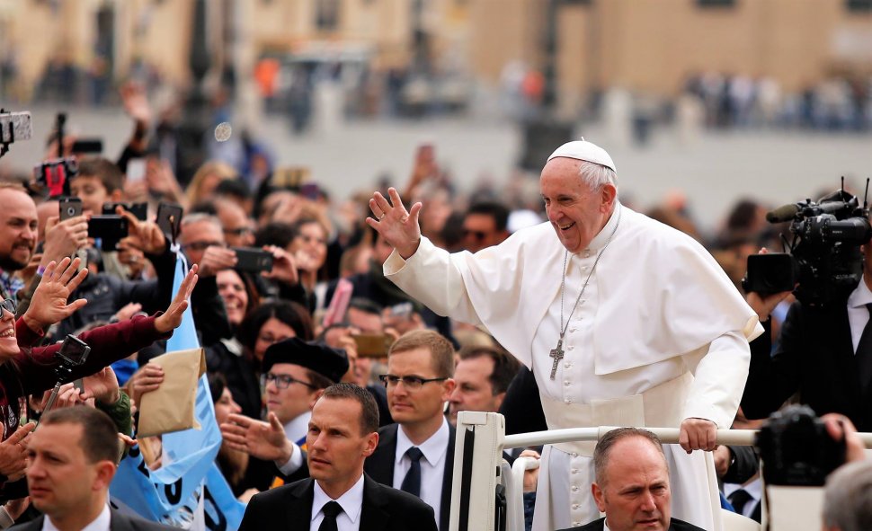 Papa Francisc e aşteptat de cel puţin 500.000 de creştini în România 