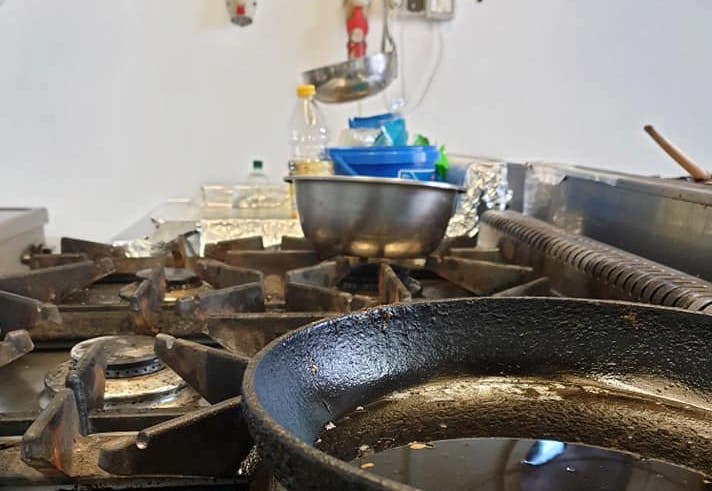 Imagini terifiante din bucătăria unei firme care pregătește mâncare pentru copii şi bolnavi de cancer - FOTO și VIDEO
