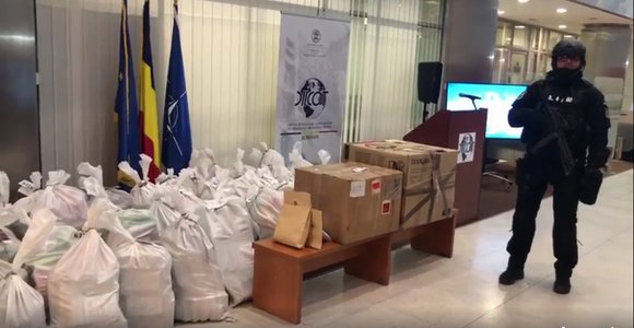 Tona de cocaină capturată de autorități, prezentată la DIICOT. Drogurile aveau o puritate de 90% și valorează peste 300 de milioane de euro