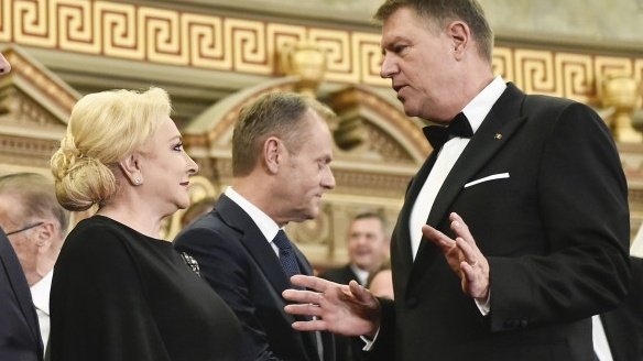 Moment exploziv în războiul președinte - Guvern. Klaus Iohannis, Liviu Dragnea şi Viorica Dăncilă, față în față