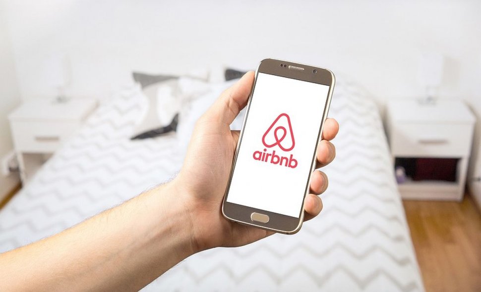 Probleme pentru Airbnb! O gazdă a omorât un turist pentru că nu a plătit 149 de dolari