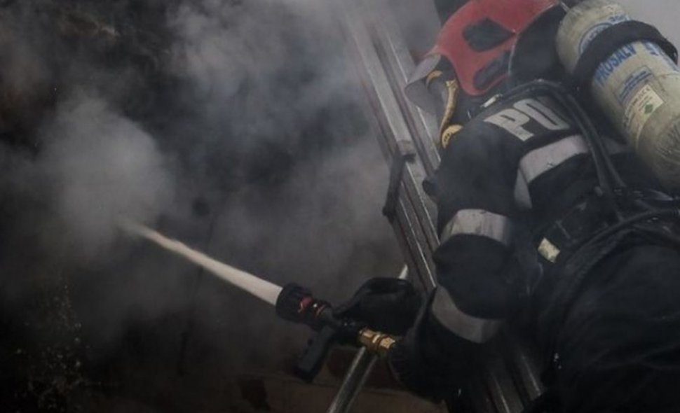 Tragedie în Mureş. Doi oameni au murit din cauza arsurilor produse prin arderea resturilor vegetale