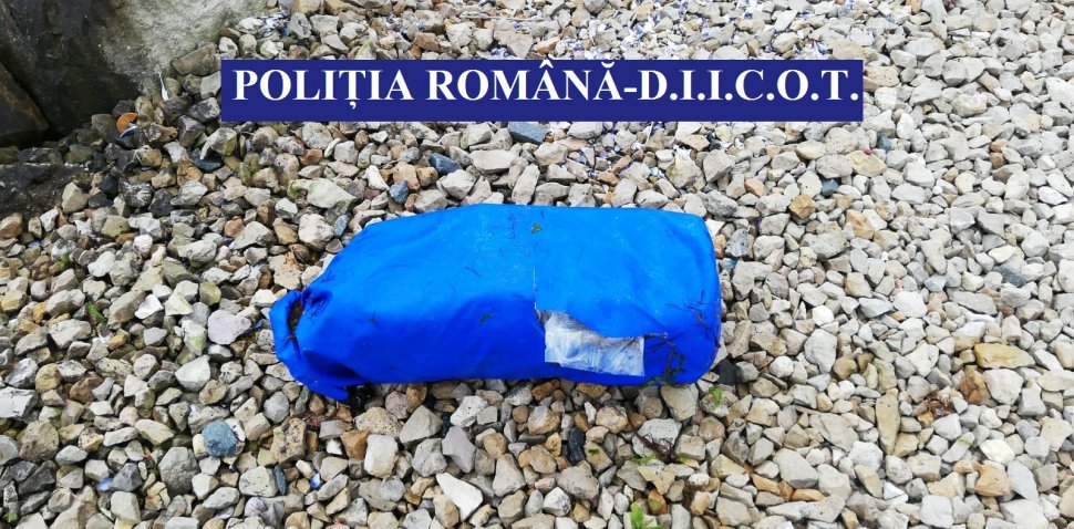 Avertisment pentru cetățenii din zona litoralului românesc. ATENŢIE! Nu deschideţi pachetele pe care le găsiţi pe plajă