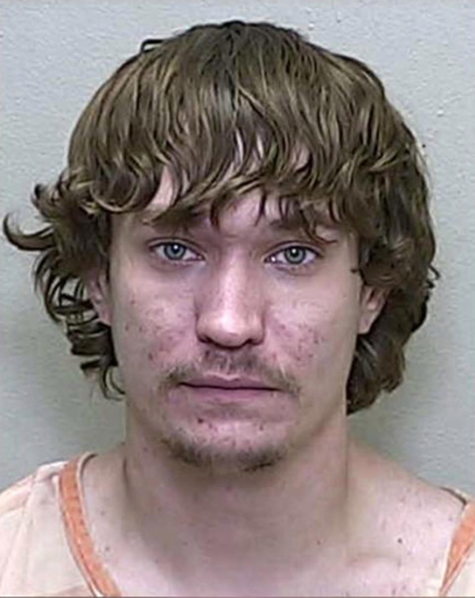 Bărbatul și-a pierdut telefonul la muncă, dar a fost găsit de colegii săi. În scurt timp, a fost chemată poliția. „Este de-a dreptul șocant” (FOTO) 586969