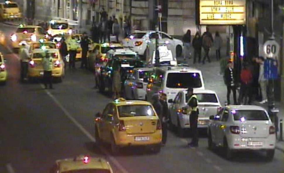 Controale în centrul Capitalei. Ce au pățit taximetriștii care obișnuiesc să refuze cursele sau să propună alte prețuri  586959
