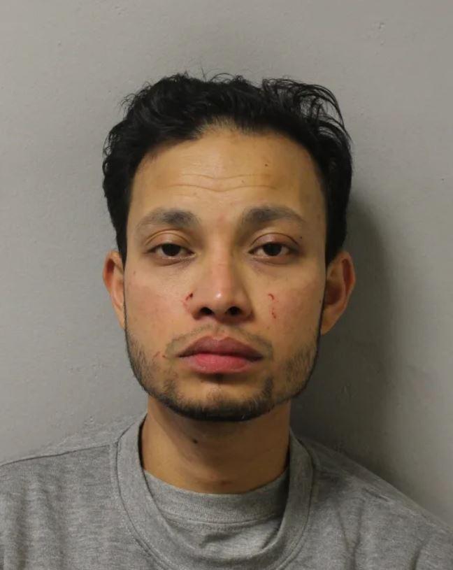 „Mi-am ucis soția din greșeală!” Polițiștii au rămas fără cuvinte când au ajuns la fața locului și au văzut ce făcea bărbatul (FOTO) 587008