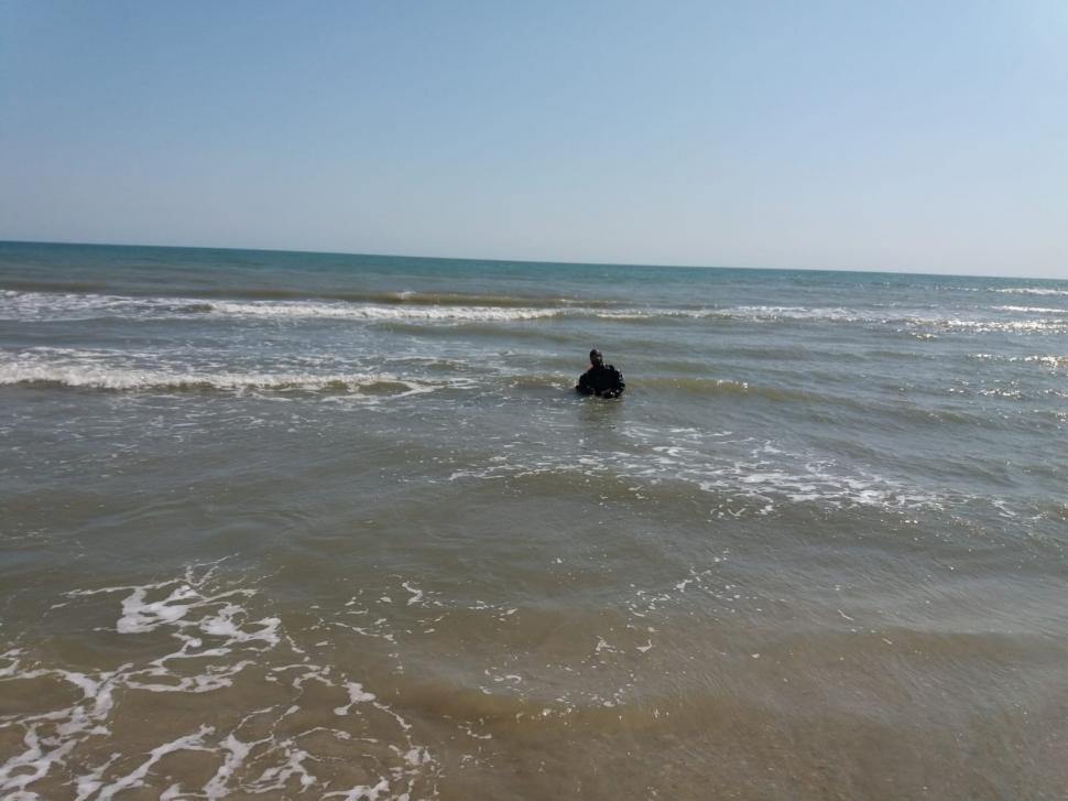 Operațiune de amploare: Sute de poliţişti, jandarmi, scafandri, dar şi elicoptere, în căutarea pachetelor cu droguri la Constanța 586990