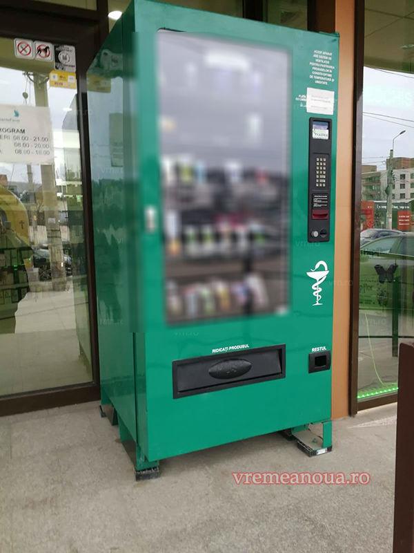  Trecea pe lângă un tonomat verde, cu un simbol ciudat pe el. Când s-a uitat ce e înăuntru, a încremenit: Nu am mai văzut în viața mea așa ceva! FOTO 584275