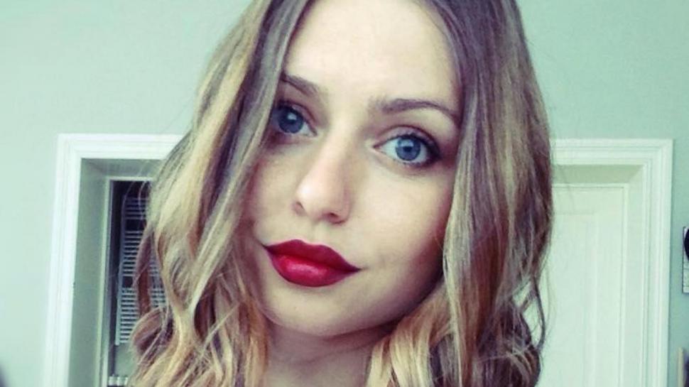 "Frumoasa noastră Dariana, nu vreau să cred că nu mai ești". Părinții au condus-o ieri pe ultimul drum pe tânăra ucisă pe o trecere de pietoni din Bruxelles FOTO 587153