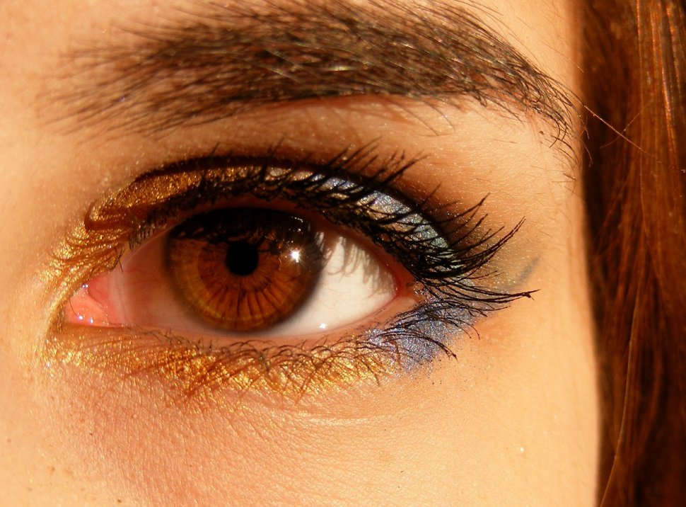 Oamenii cu această culoare de ochi sunt mai predispuși la depresiile de sezon