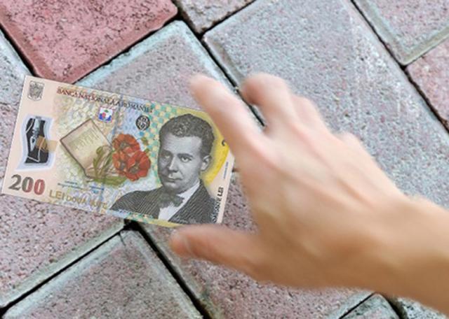 Mergea pe o stradă din Suceava, când a văzut ceva cu totul neașteptat pe jos. „Erau peste tot! Ce ciudățenie!” (FOTO) 587215