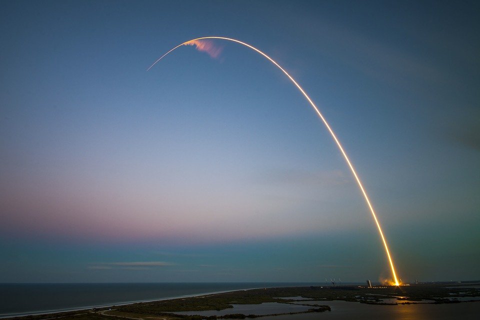 SpaceX. Prima lansare comercială a rachetei Falcon Heavy a fost un succes