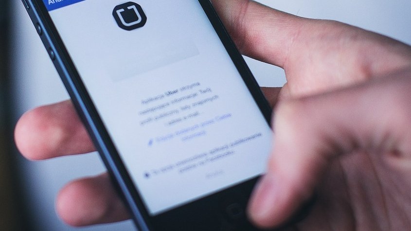Situație revoltătoare în București. O adolescentă de 17 ani, agresată verbal de un șofer Uber: "M-a întrebat dacă am întreținut relații intime". Reacția companiei