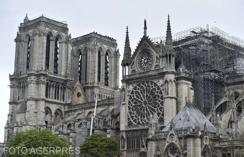 Audieri după incendiul de la Catedrala Notre-Dame. Campania pentru alegerile europarlamentare din Franța a fost suspendată
