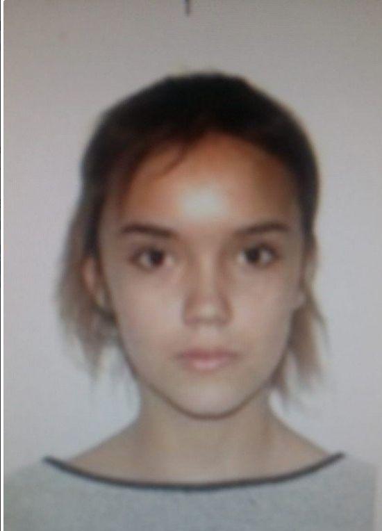 O minoră din Prahova a dispărut de acasă. Poliția și familia o caută cu disperare (FOTO) 588675