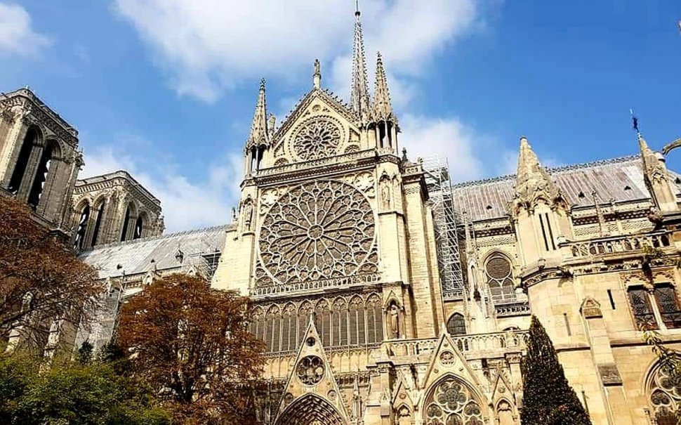 Operele de artă salvate în urma incendiului izbucnit la Catedrala Notre-Dame vor fi transferate la Muzeul Luvru din Paris