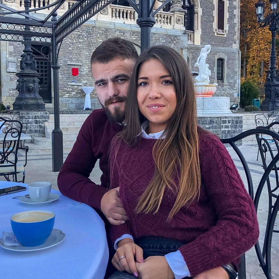 Cristian lucrează în Anglia la o firmă de curierat. Era blocat în trafic de o oră din cauza unui accident, când a primit un telefon. A încremenit. E cel mai urât coșmar din viața unui om 588773