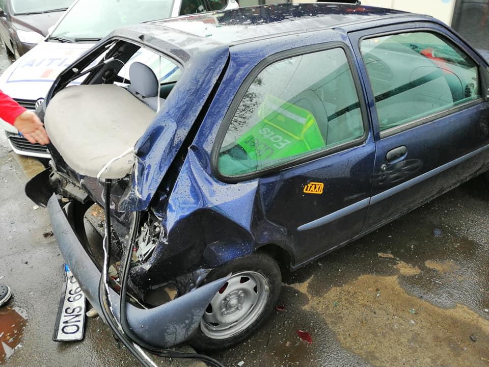 Accident grav în Capitală,  la intersecția cu Șoseaua Giurgiului. Un șofer a lovit mai multe autovehicule (FOTO) 589068