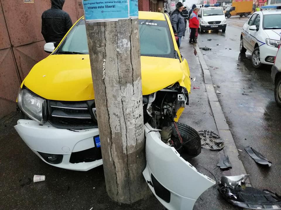 Accident grav în Capitală,  la intersecția cu Șoseaua Giurgiului. Un șofer a lovit mai multe autovehicule (FOTO) 589072