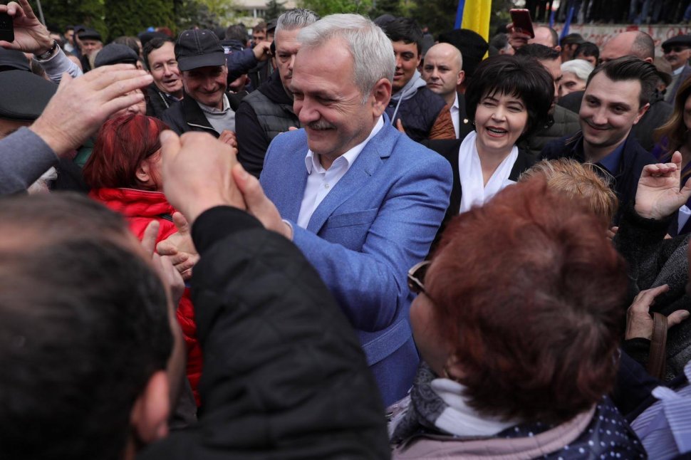 Liviu Dragnea, așteptat la Iași de mii de susținători. Liderul PSD primit cu muzică de fanfară, în aplauzele mulțimii