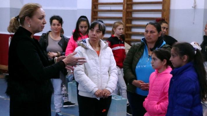 50 de copii de la o școală din sectorul 5 au primit cadouri din partea Guvernului 591251