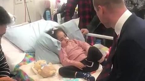 Gestul impresionant al Prințului William. A mers să viziteze o fetiță de cinci ani abia trezită din comă, supraviețuitoare a atacului din Noua Zeelandă (VIDEO)