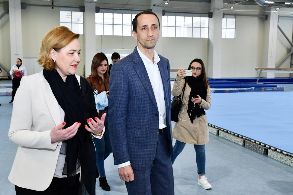 Guvernul a terminat construcția unei săli moderne de gimnastică în București. De facilități va beneficia și lotul național de gimnastică feminină 590443