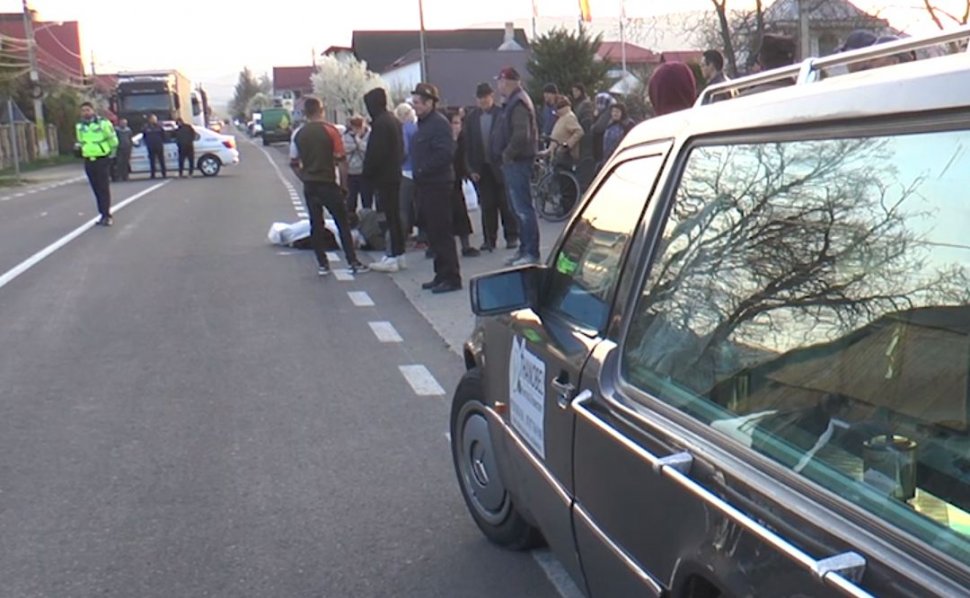 Accident mortal în Suceava! O femeie a fost lovită violent de mașină după ce a traversat neregulamentar