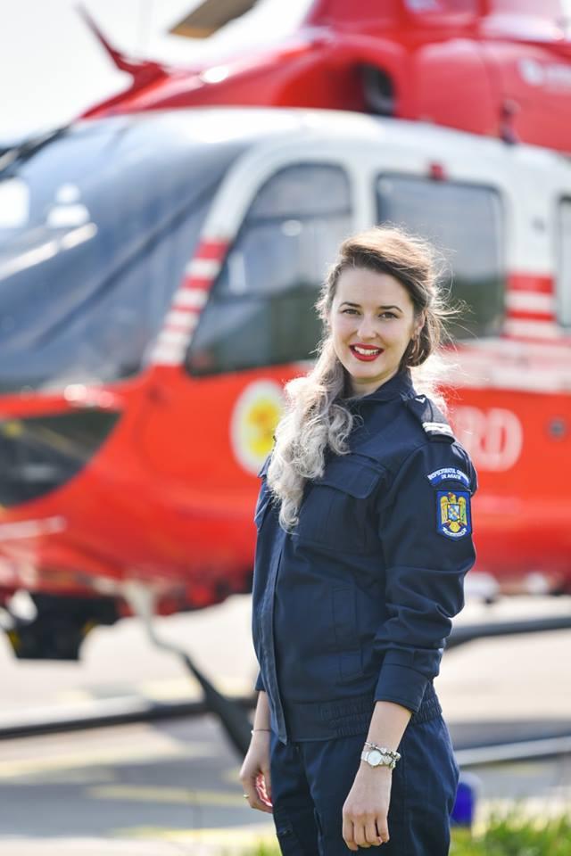 O cheamă Daniela, are 24 de ani și este singura femeie din MAI specializată în radioelectronică de bord. "Se poate programa o întâlnire pentru a mă aduce cu picioarele pe pământ?" FOTO 590445