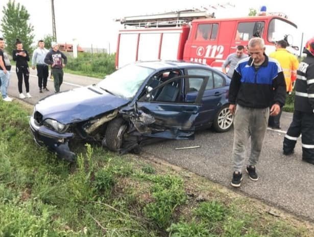 Accident grav în județul Arad. Sunt cinci victime, dintre patru copii
