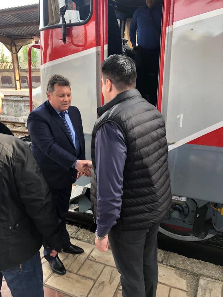 Ministrul Transporturilor, Răzvan Cuc, a mers la mare cu trenul: "Cei de la CFR Călători fac toate eforturile astfel încât românii să beneficieze de condiții civilizate" 591225