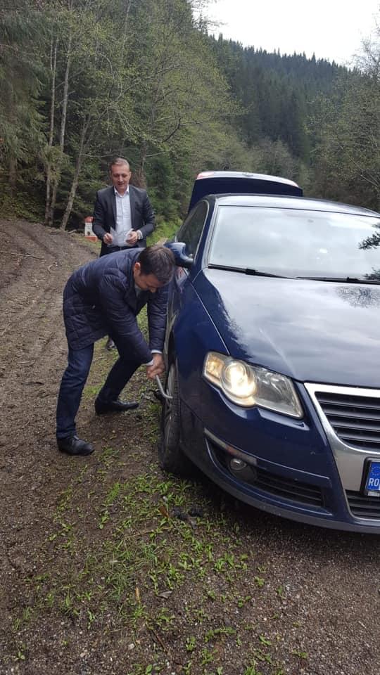 Un ministru din Guvernul Dăncilă a rămas blocat într-o pădure din Suceava 591579