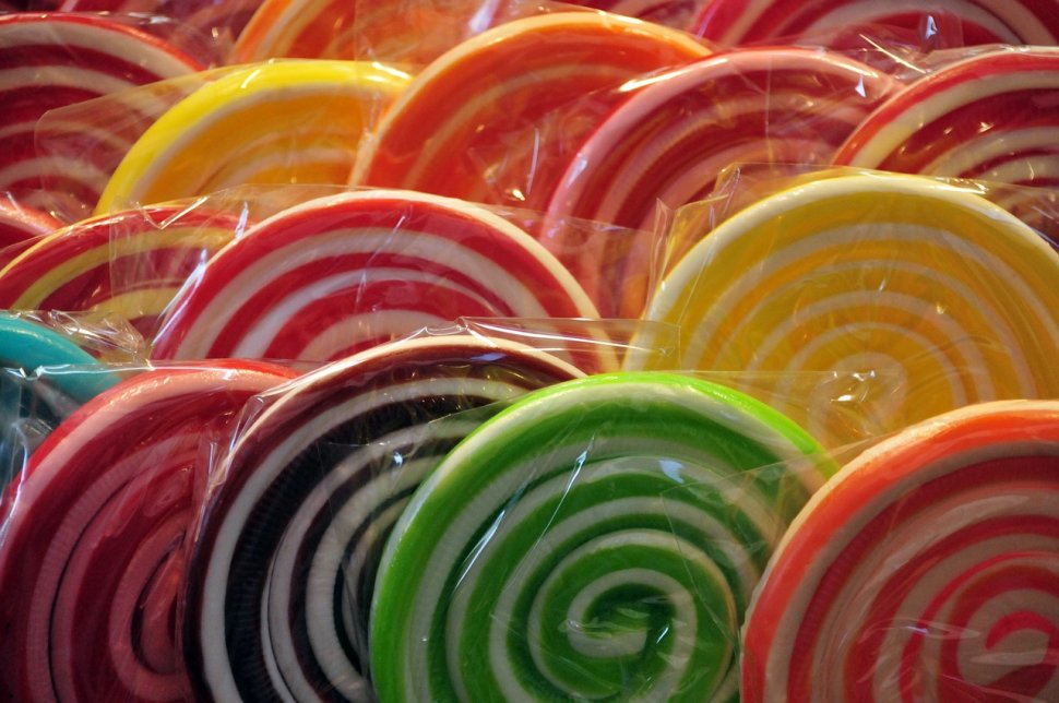 Dulciurile, interzise în preajma caselor de marcat