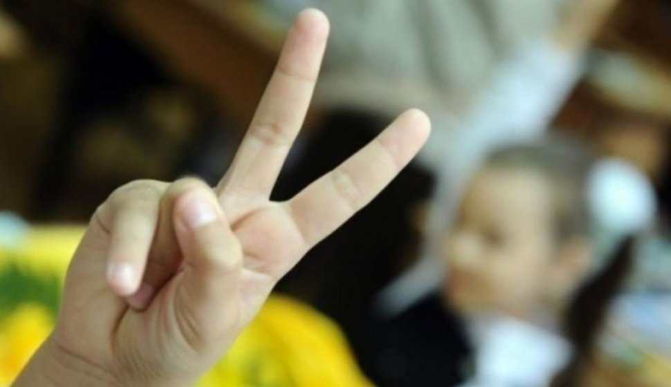 Boala mâinilor murdare face ravagii printre copii. O fetiță în vârstă de trei ani, din Iași a decedat