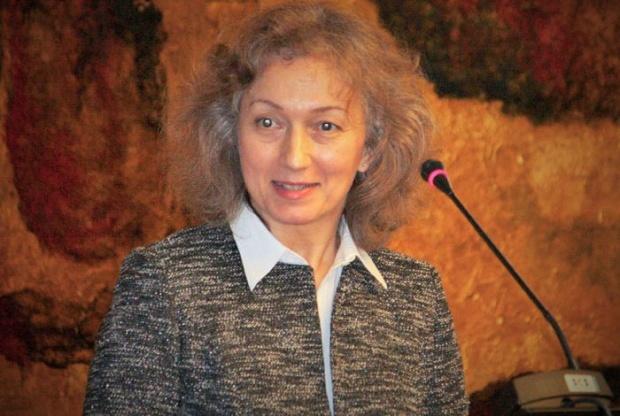 Președintele Iohannis o numește pe Elena Tănăsescu, fosta sa consilieră, judecător la Curtea Constituțională. Acum un an, Tănăsescu era implicată într-un scandal 592168