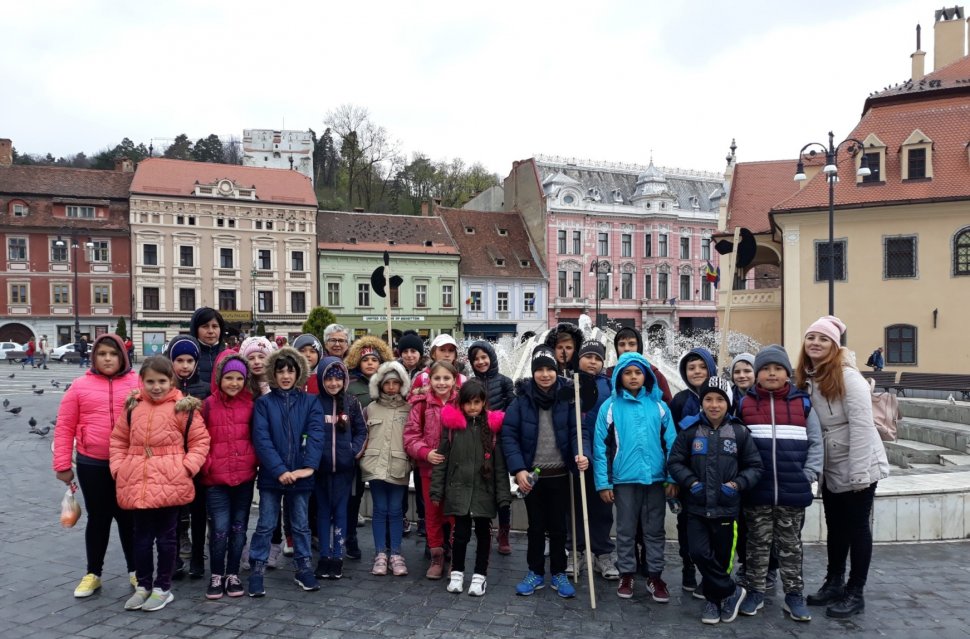Tabăra Copilăriei a fost prima tabără din viața a 24 de copii de la Școala Gimnazială din comuna Brastavățu, județul Olt