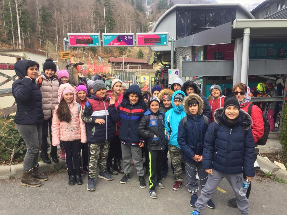 Tabăra Copilăriei a fost prima tabără din viața a 24 de copii de la Școala Gimnazială din comuna Brastavățu, județul Olt 592477