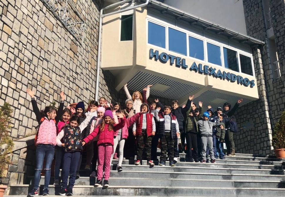 Tabăra Copilăriei a fost prima tabără din viața a 24 de copii de la Școala Gimnazială din comuna Brastavățu, județul Olt 592480