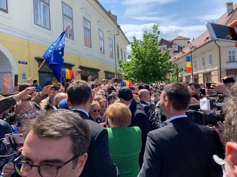 Baie de mulțime la Summitul UE de la Sibiu. Liderii au terminat prima sesiune de lucru (FOTO) 592850