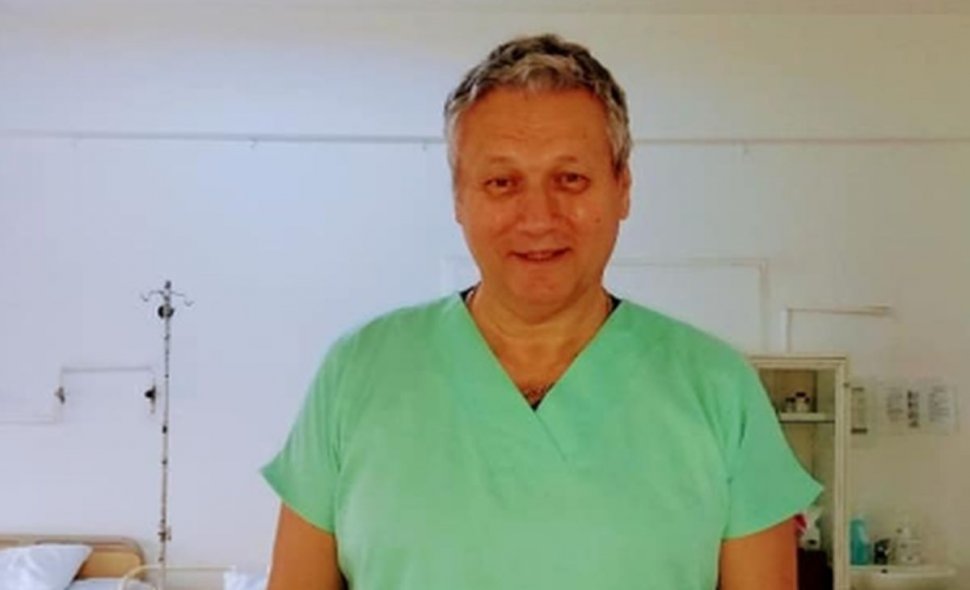 Ce a scris un medic din Craiova pe uniforma din sala de operație