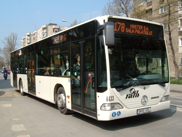 Diana mergea cu autobuzul 178 din București, când a auzit un bătrân vorbind. Când și-a dat seama ce face, a rămas cu gura cască: În viața mea nu am mai pomenit așa ceva!