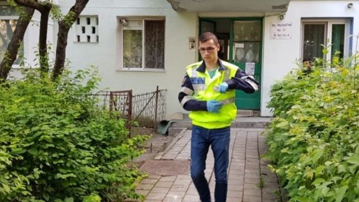Crimă șocantă în Iași. Un bărbat de 52 de ani a fost înjunghiat mortal de unchiul său